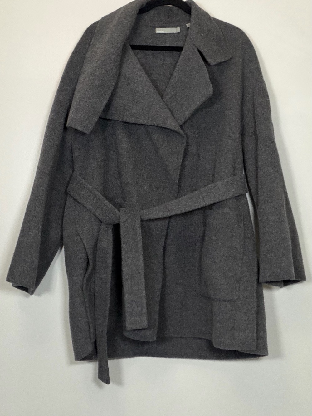 Vince blanket wool-blend coat in gray with belt - Picture 2 of 9